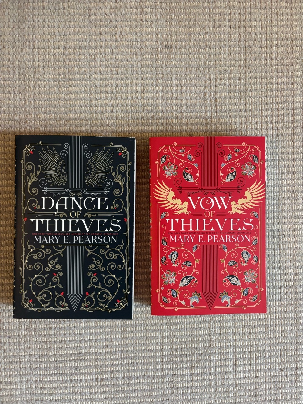 Dance of thieves by Mary Pearson book duo